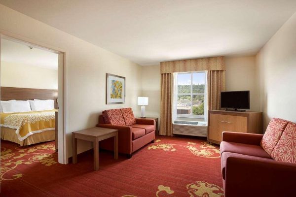 DAYS INN & SUITES BY WYNDHAM C (Caldwell)